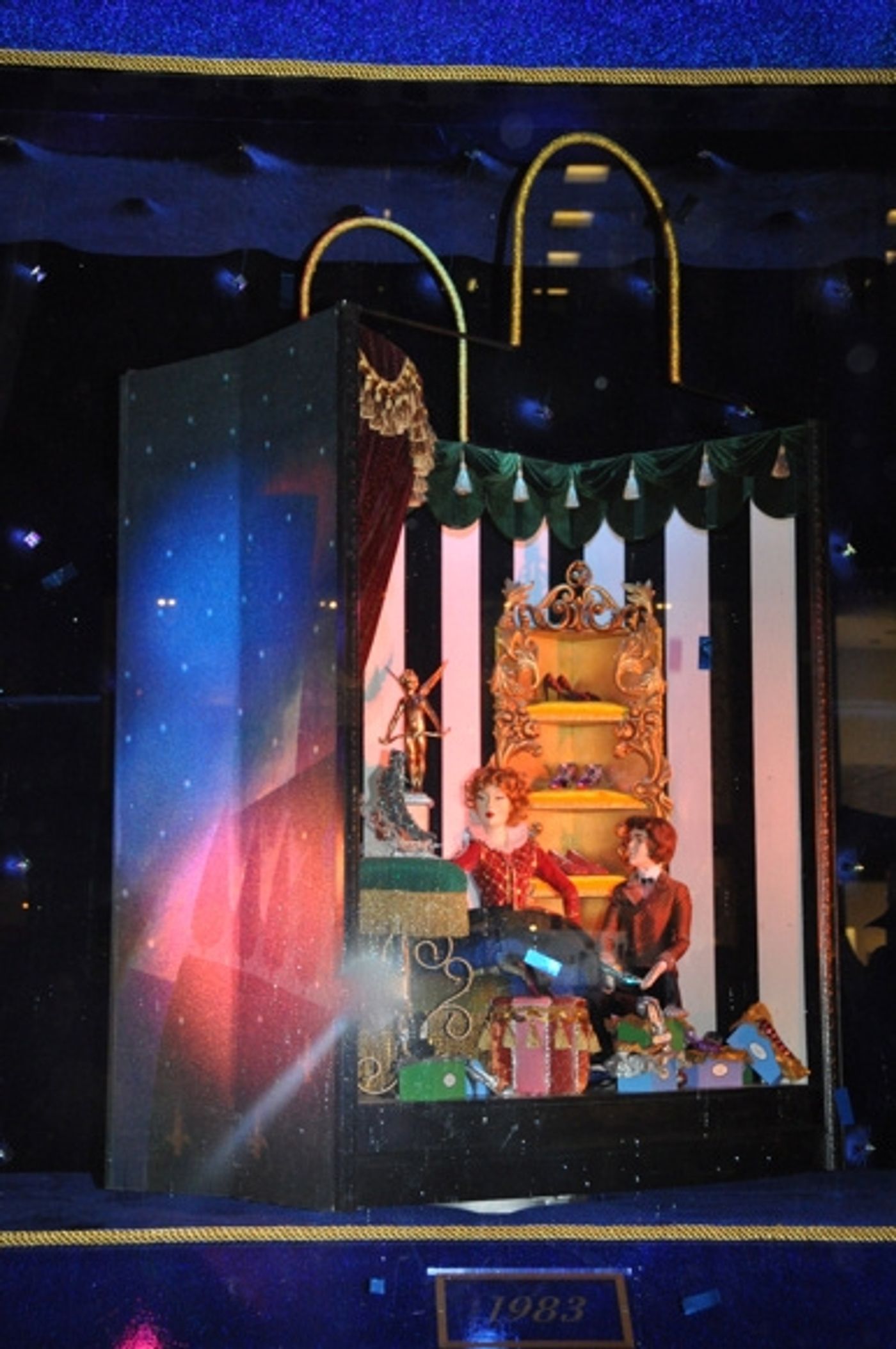 Photo Coverage: Midtown Men, Martha Wash, PRISCILLA Perform at  Bloomingdale's Holiday Window Unveiling  Image