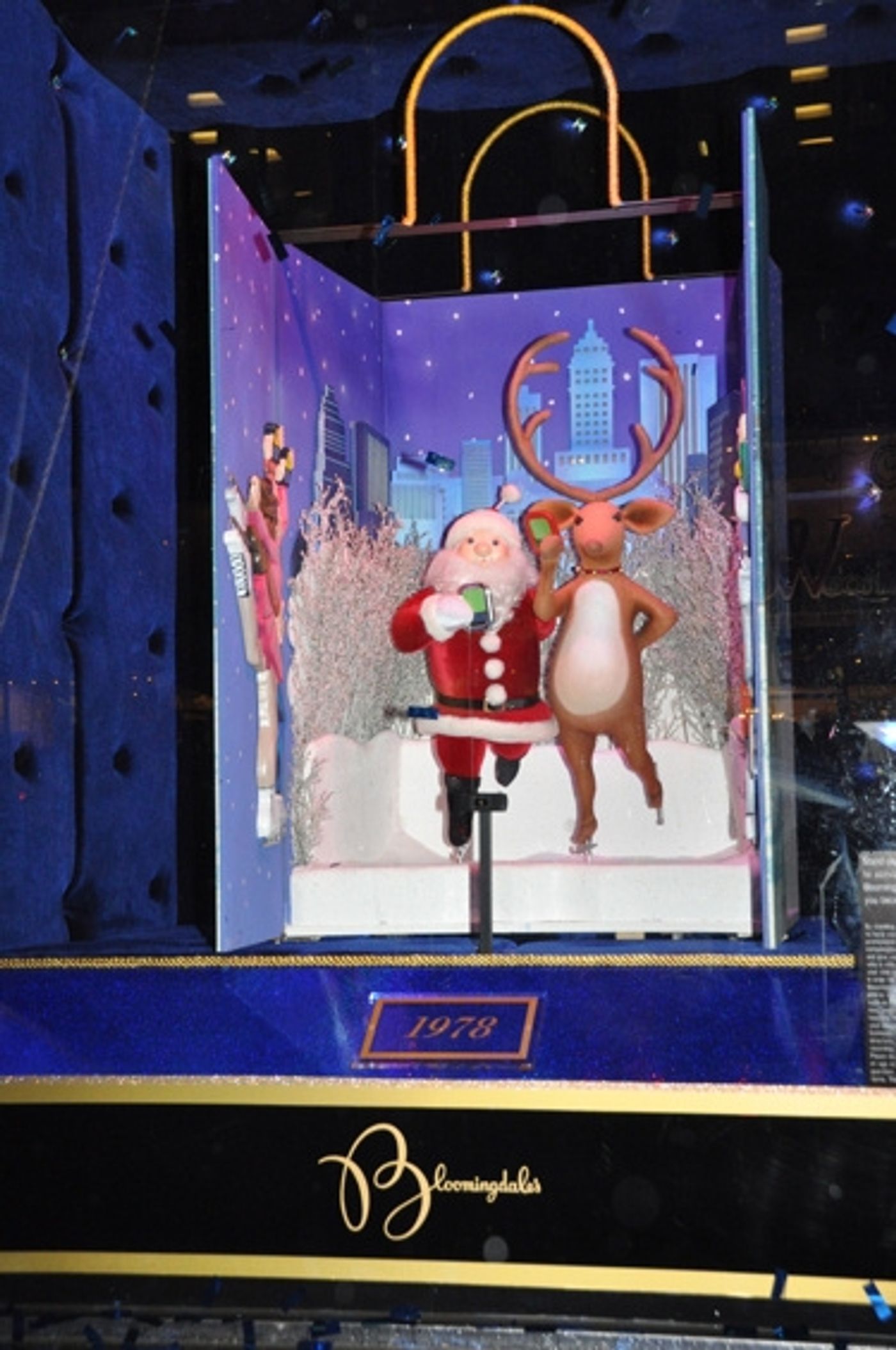 Photo Coverage: Midtown Men, Martha Wash, PRISCILLA Perform at  Bloomingdale's Holiday Window Unveiling  Image