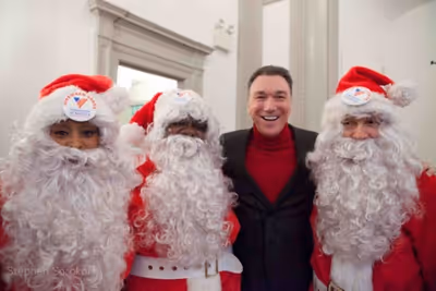 Patrick Page and Santas Photo