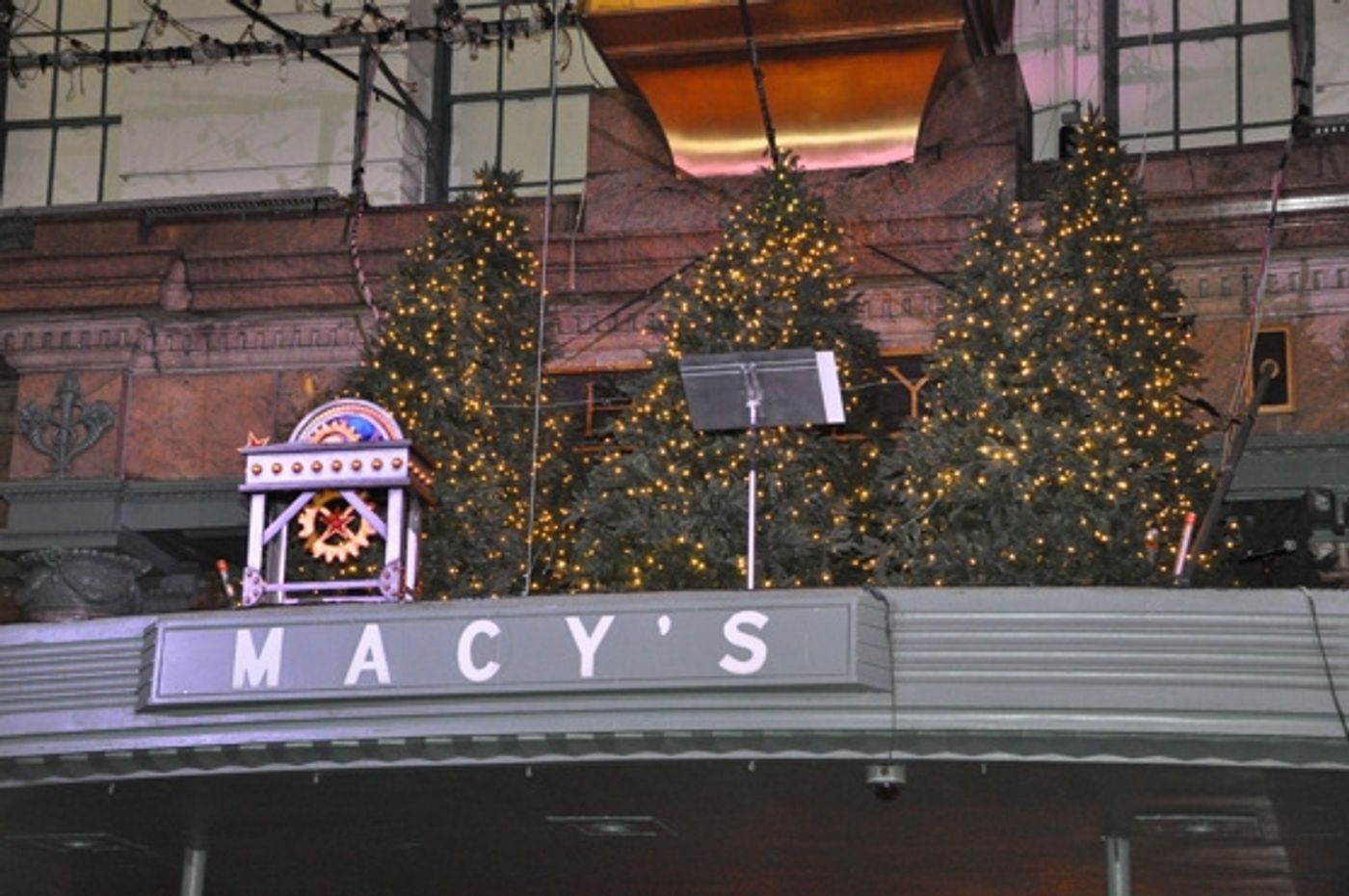 Photo Flash: Whoopi Goldberg and SISTER ACT Unveil Macy's 2011 Windows  Image