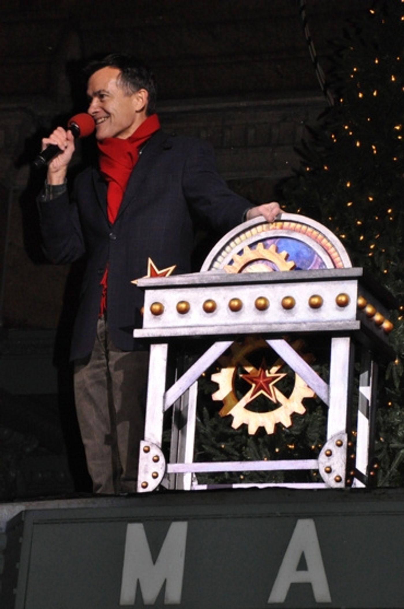 Photo Flash: Whoopi Goldberg and SISTER ACT Unveil Macy's 2011 Windows  Image