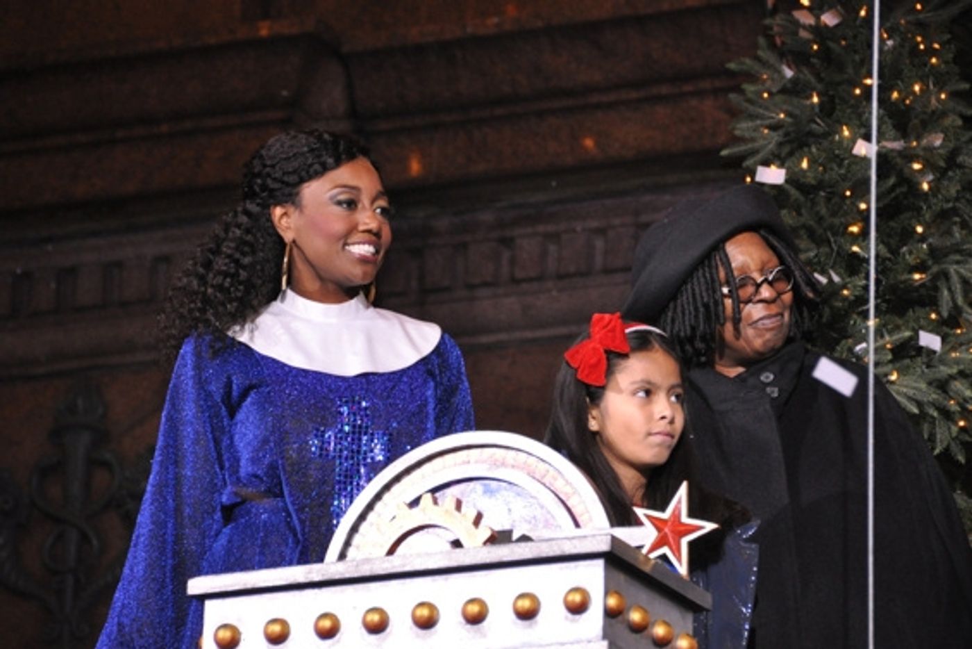 Photo Flash: Whoopi Goldberg and SISTER ACT Unveil Macy's 2011 Windows  Image