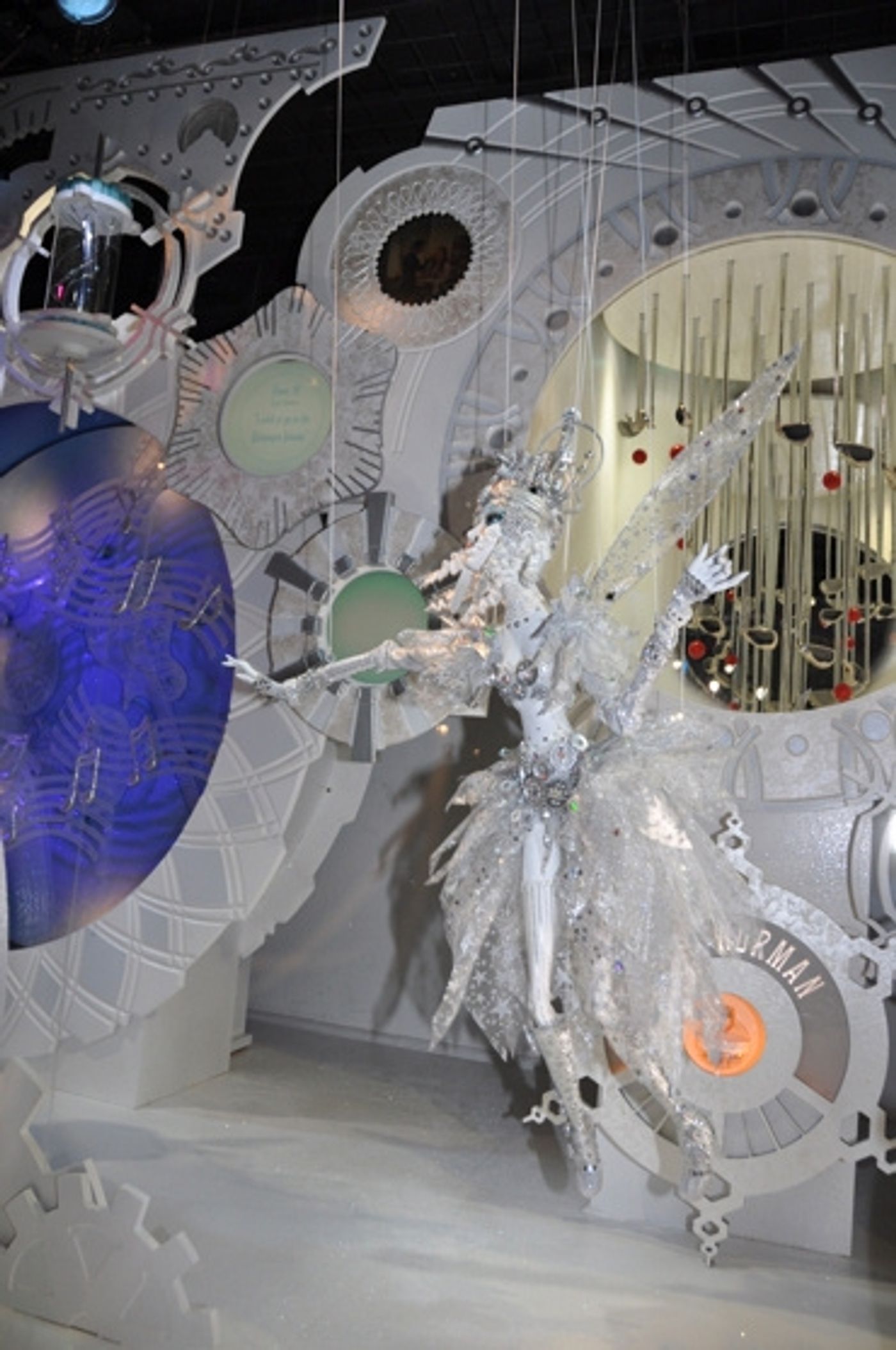 Photo Flash: Whoopi Goldberg and SISTER ACT Unveil Macy's 2011 Windows  Image