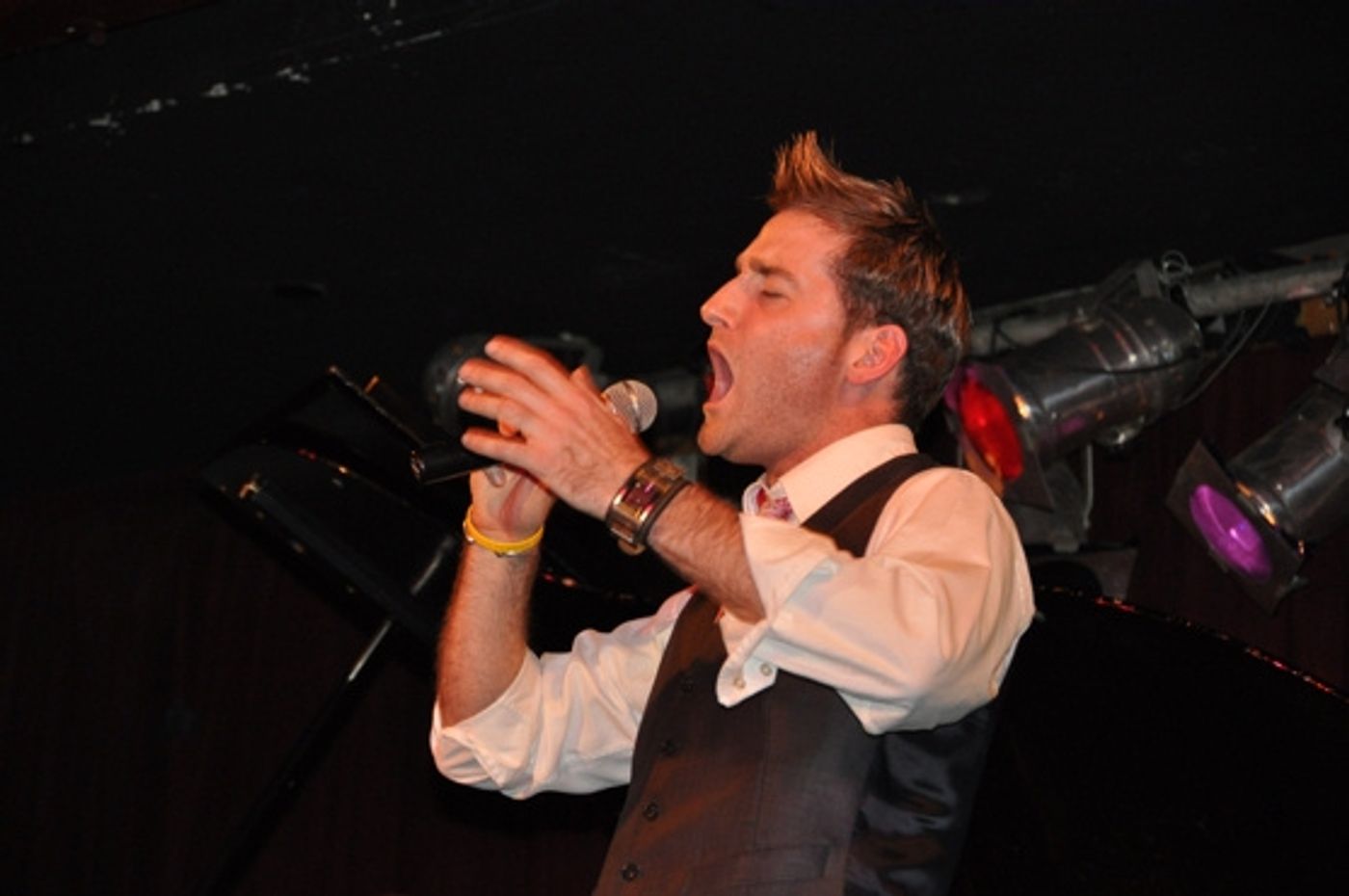 Photo Flash: Paul Byrom Plays B.B. Kings  Image