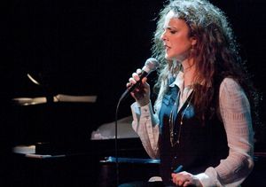 Melissa Errico Photo