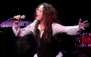 Melissa Errico Photo