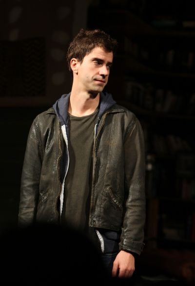 Hamish Linklater  Photo