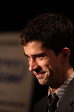 Hamish Linklater  Photo