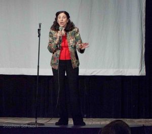 Rabbi/Cantor Jill Hausman Photo