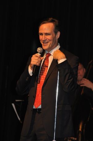 Howard McGillin Photo