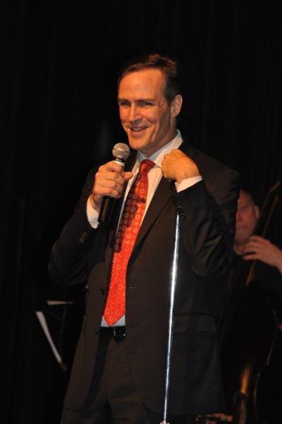 Howard McGillin Photo