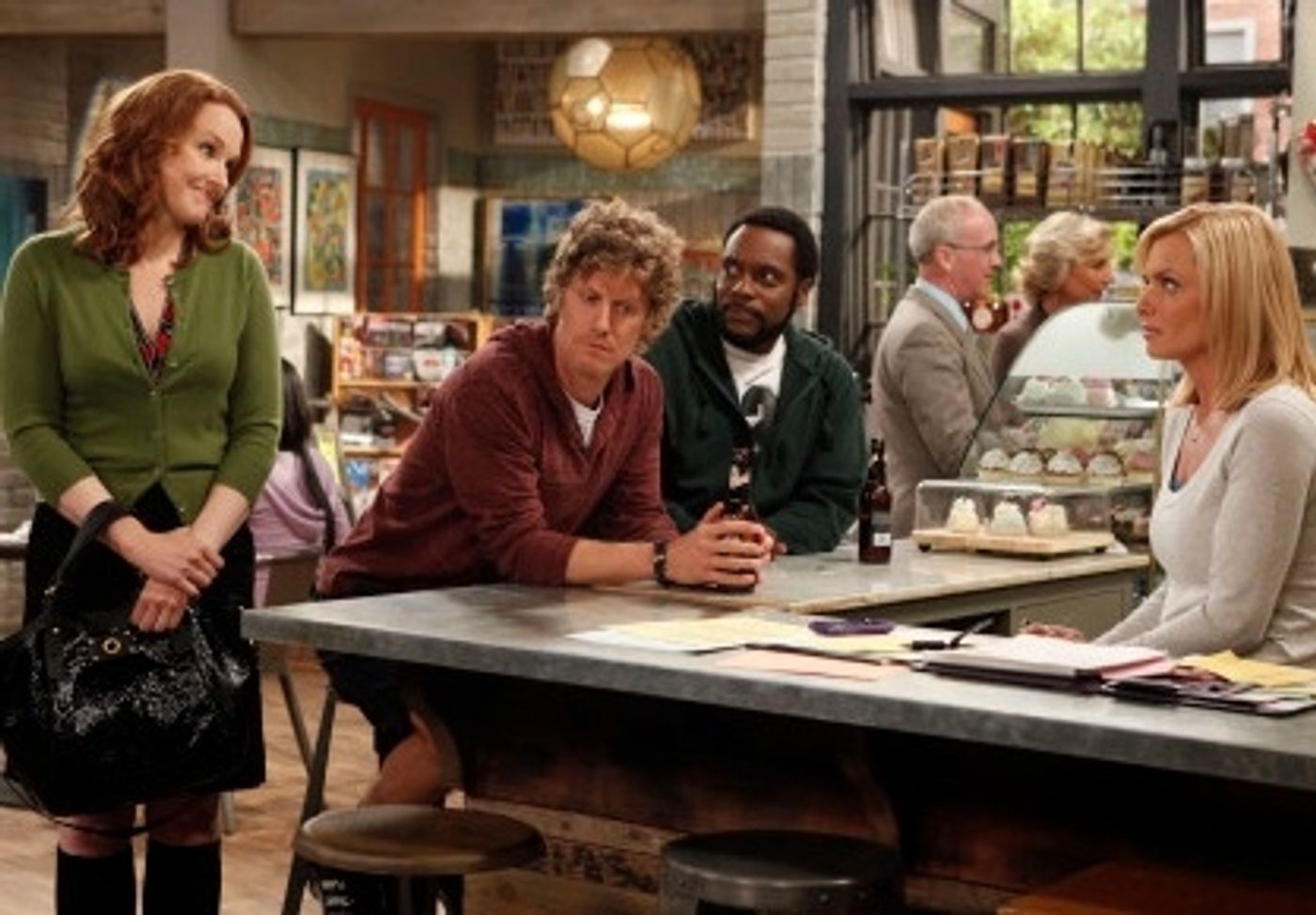 Photo Flash - First Look - Katie Finneran Debuts on Fox's I HATE MY TEENAGE DAUGHTER, 11/30  Image