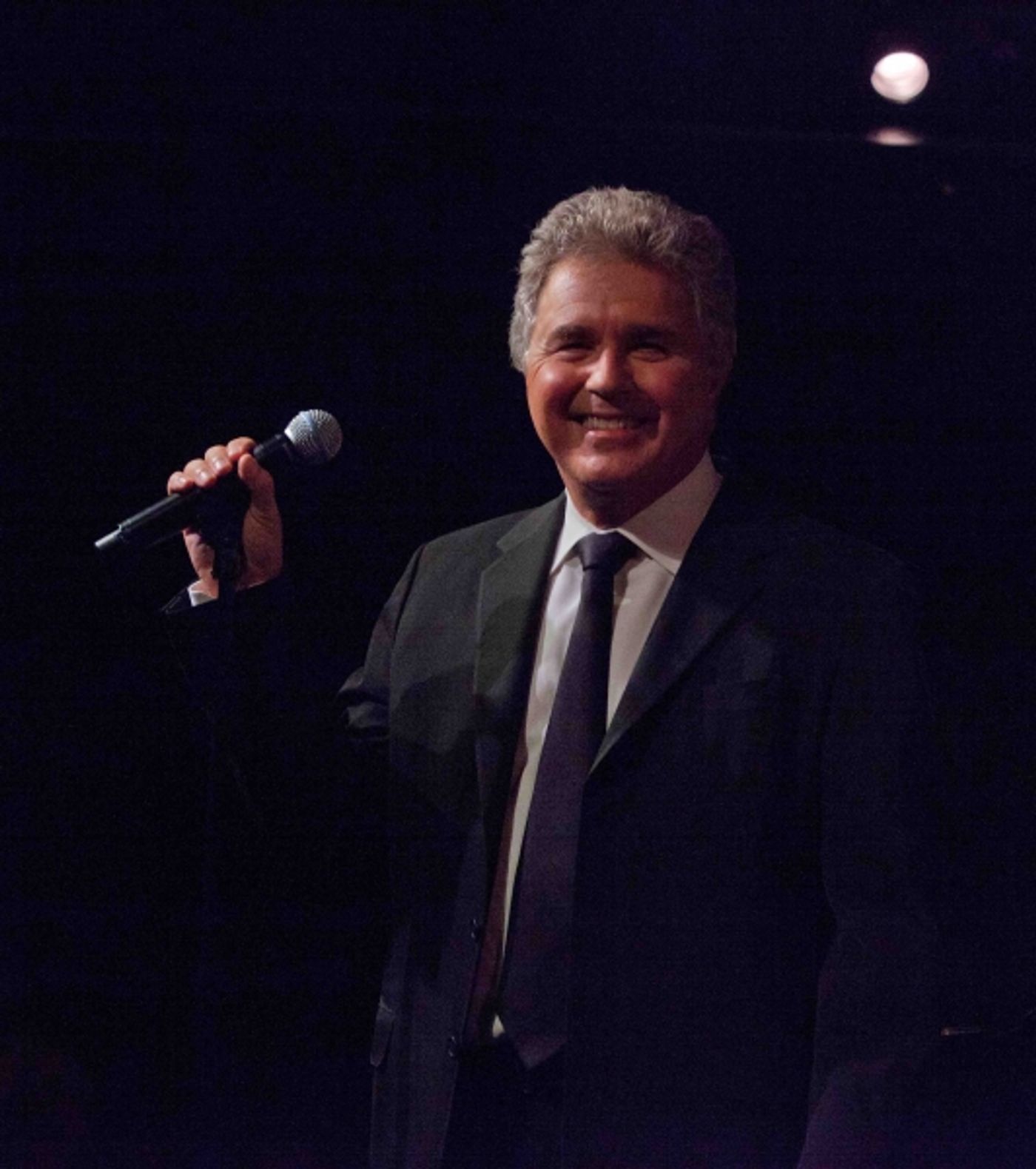 Photo Flash: Steve Tyrell  Plays The Carlyle  Image