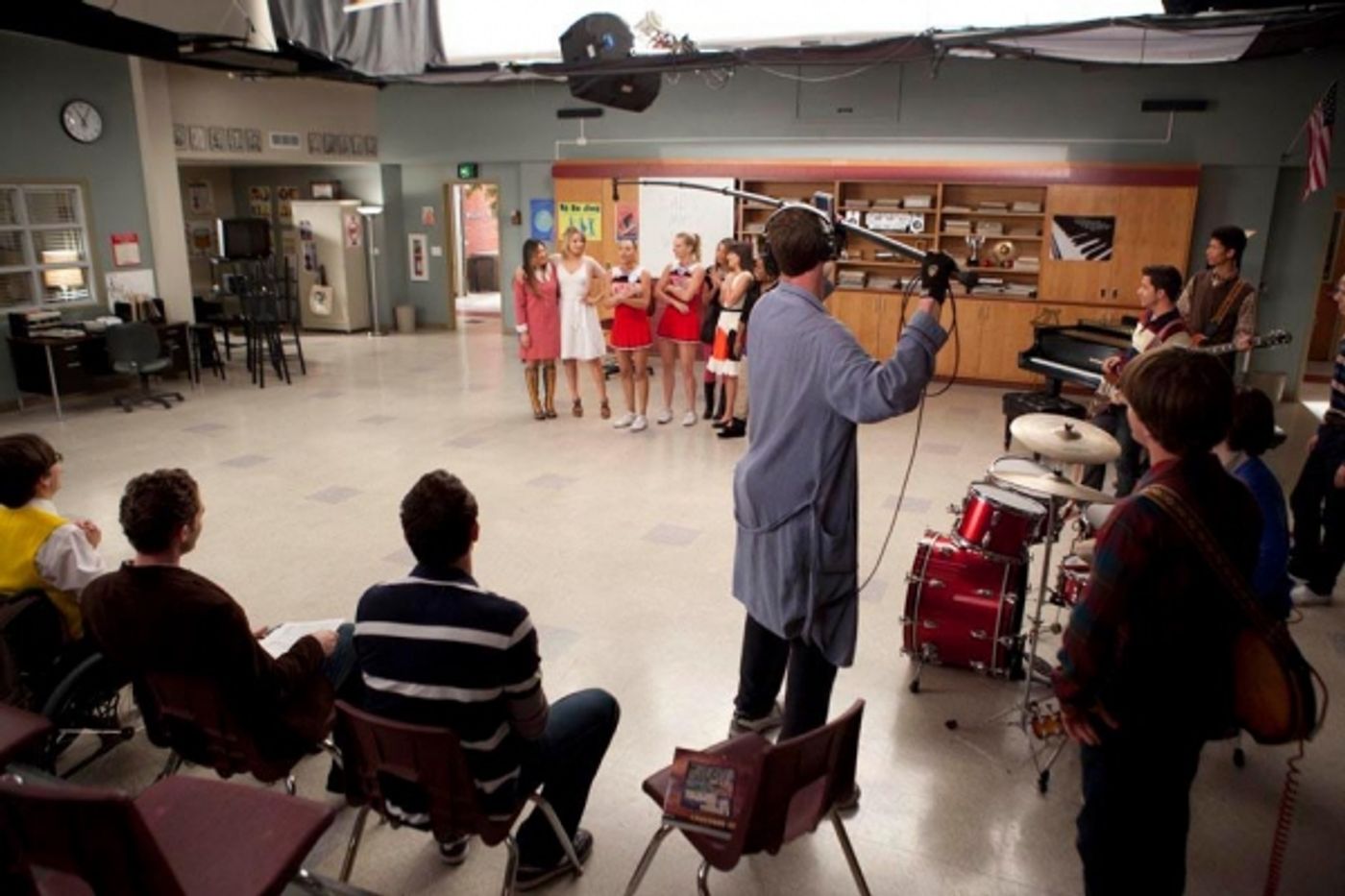 Photo Flash: Behind the Scenes of GLEE's 'I Kissed a Girl'  Image
