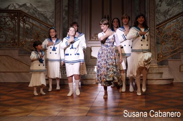 Silvia Luchetti y los niÃƒÂ±os Von Trapp Photo