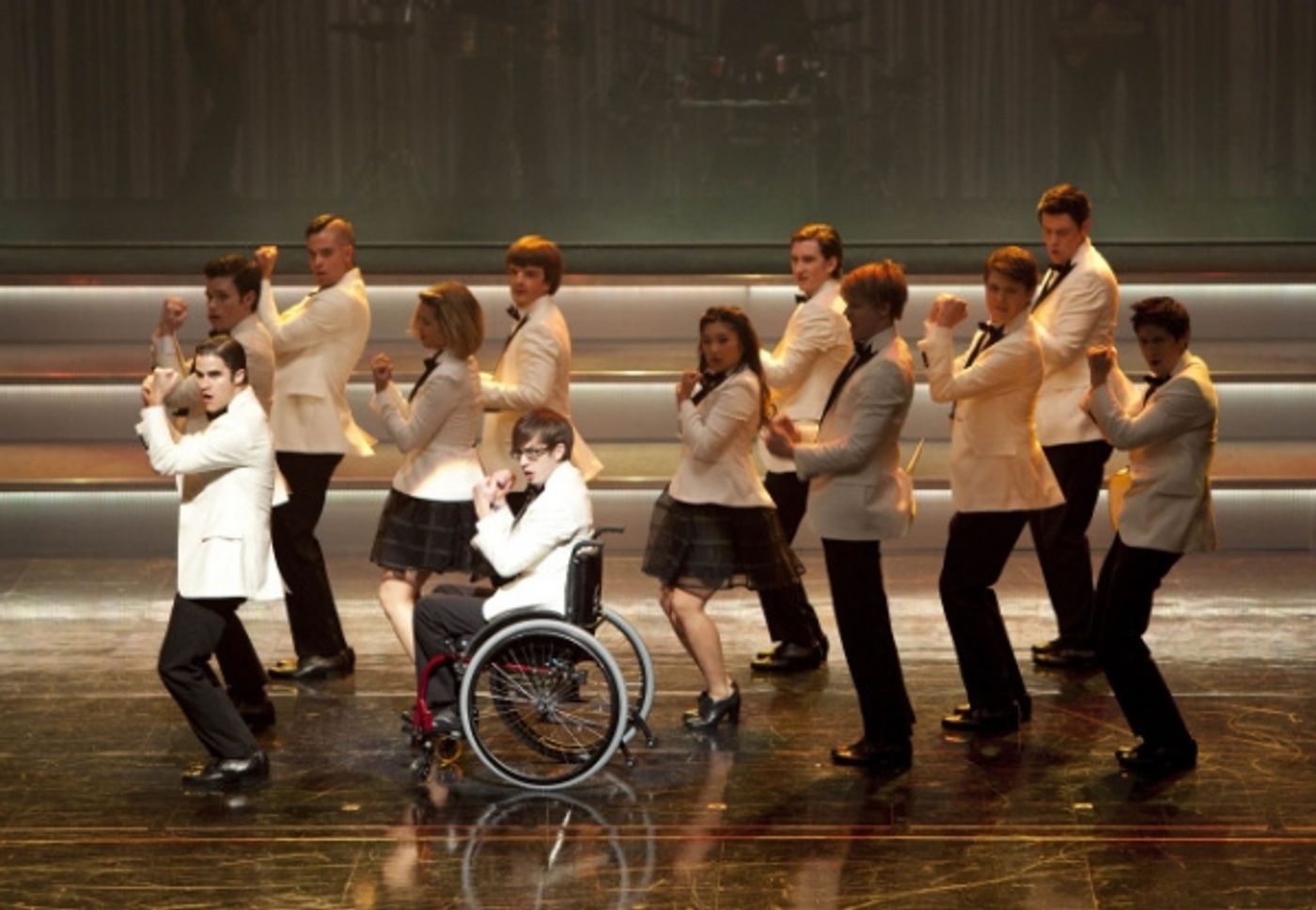 Photo Flash: GLEE Goes to Sectionals in 'Hold On To Sixteen'  Image