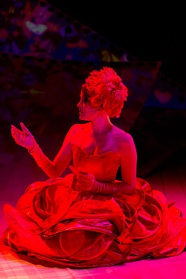 Niamh Perry in THE LITTLE PRINCE by Nicholas Lloyd Webber Photo