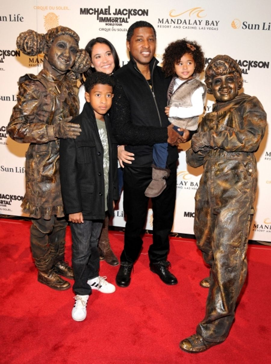 Photo Flash: Michael Jackson THE IMMORTAL World Tour - Red Carpet! Image