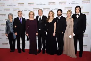 Maeve Kinkaid III, Harry Streep, Meryl Streep, Don Gummer, Grace Gummer, Henry Gummer, Mamie Gummer and Benjamin Walker @ BroadwayWorld Maeve Kinkaid III, Harry Streep, Meryl Streep, Don Gummer, Grace Gummer, Henry Gummer Photo