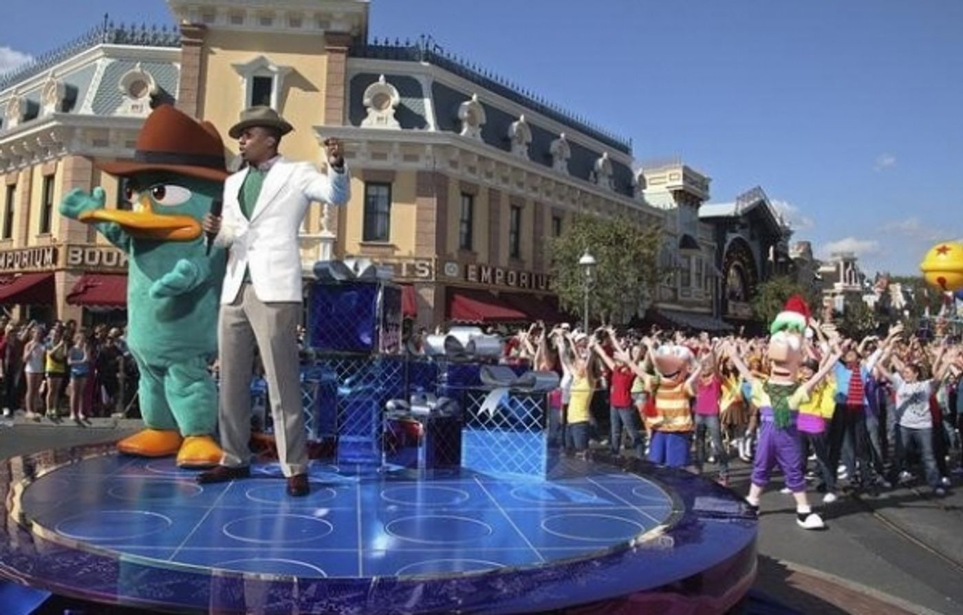 Photo Flash: First Look - Nick Cannon Hosts Disney's CHRISTMAS DAY PARADE, 12/25  Image