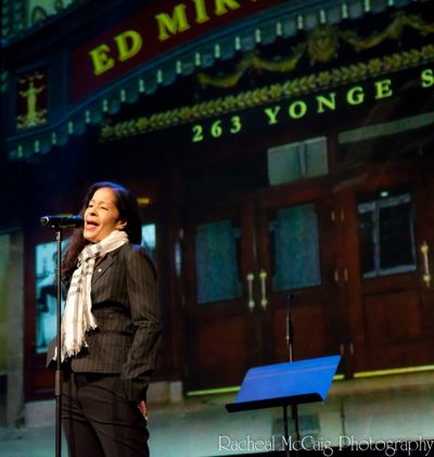 Molly Johnson sings "Summertime"  Photo