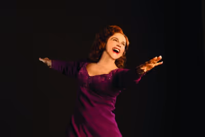 Tovah Feldshuh Photo
