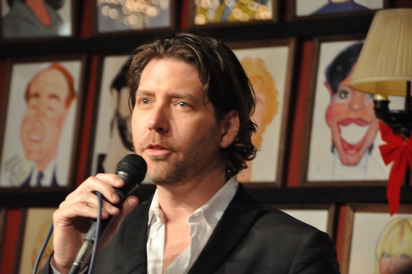 Photo Coverage: James Barbour Brings Holiday Concert to Sardi's Featuring Paige Davis  Image