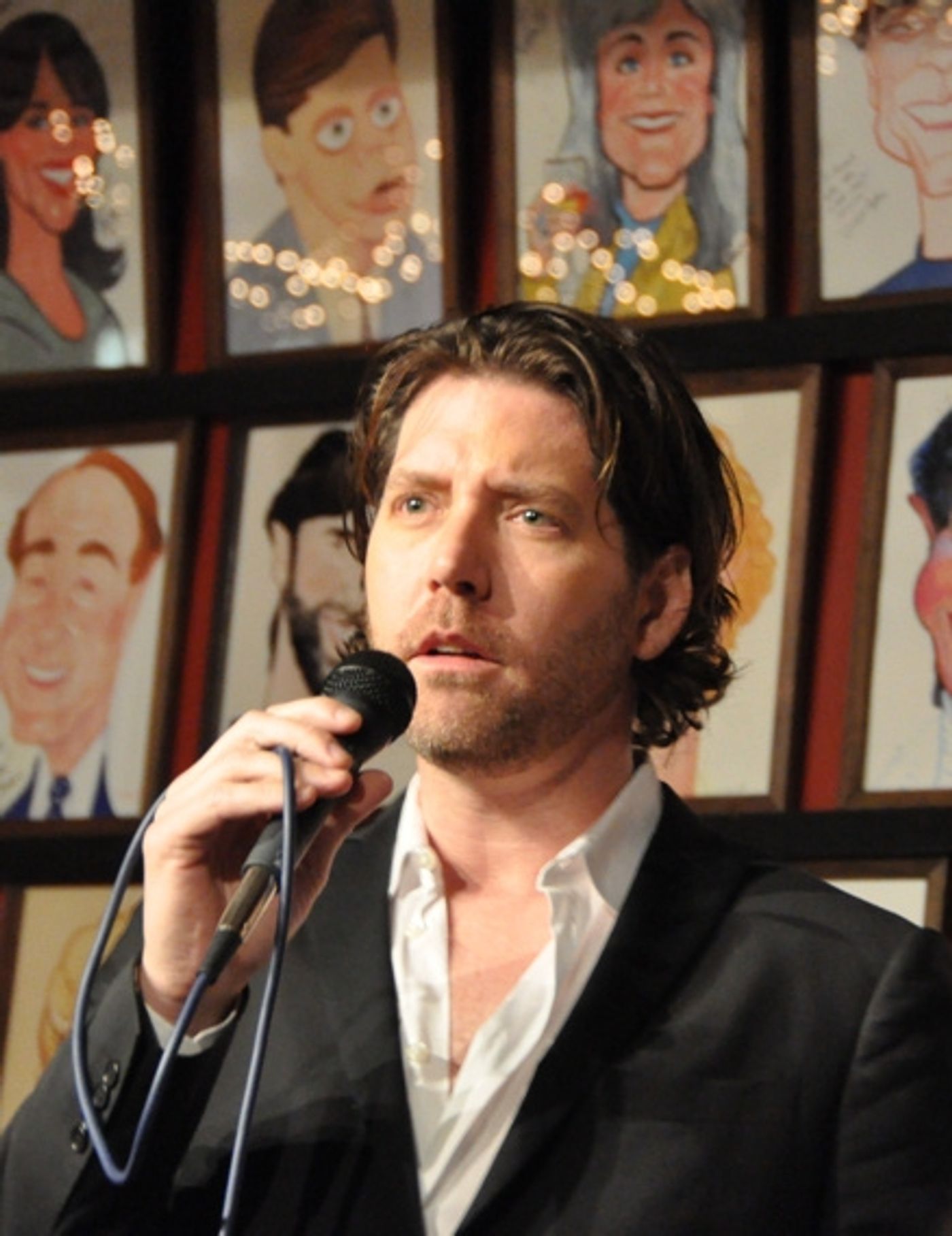 Photo Coverage: James Barbour Brings Holiday Concert to Sardi's Featuring Paige Davis  Image