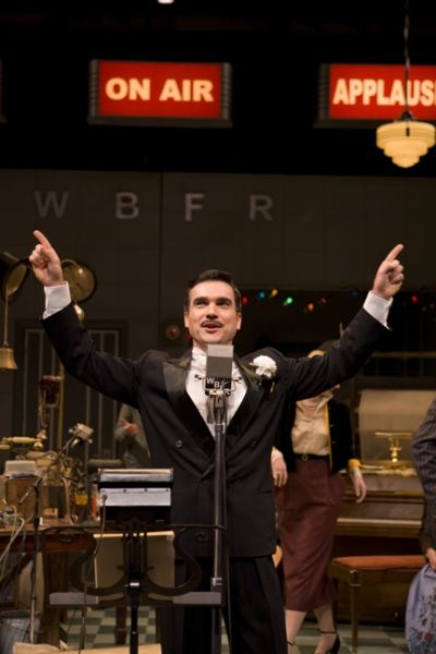 Photo Flash: Long Wharf's IT'S A WONDERFUL LIFE: A LIVE RADIO PLAY  Image