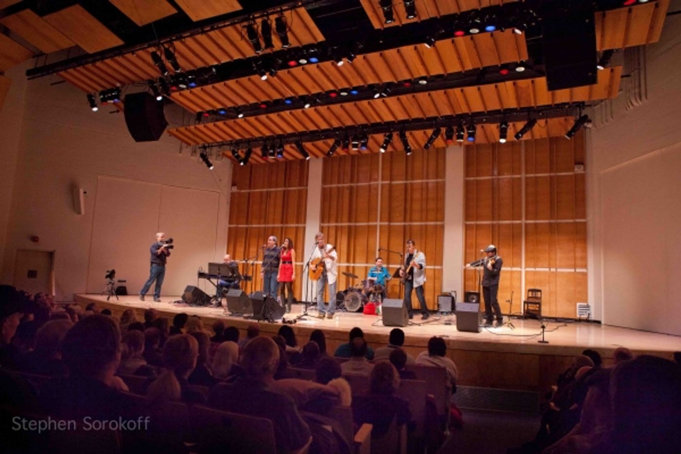 Photo Coverage: David Ippolito Brings 'That Guitar Man from Central Park' Back to Merkin Hall  Image