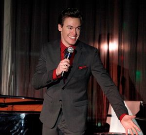 Erich Bergen @ BroadwayWorld Erich Bergen Photo