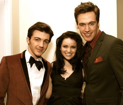 Drake Bell, Lindsay Pearce, Erich Bergen Photo