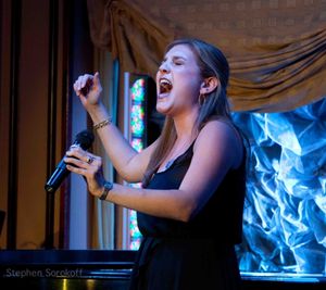 Courtney Simmons Photo