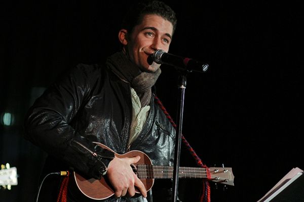 Photo Flash: Matthew Morrison Performs During HOLIDAZE HARMONY  Image