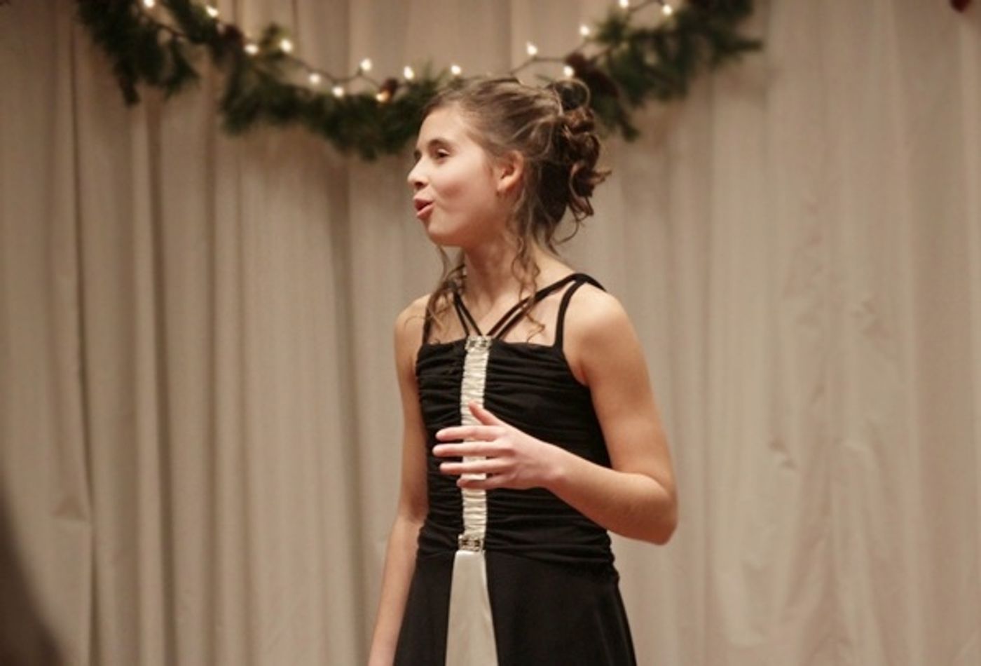 Photo Flash: Carly Rose Sonenclar, Cassady Leonard et al. in MY HOLIDAY WISH Benefit  Image