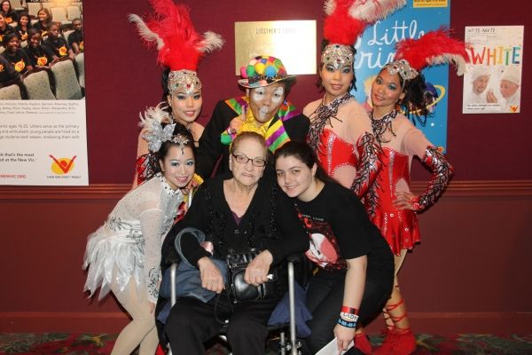 Cirque Shanghai Bai Xi cast member with Jo Jo Lenzi and Reina Croce Photo