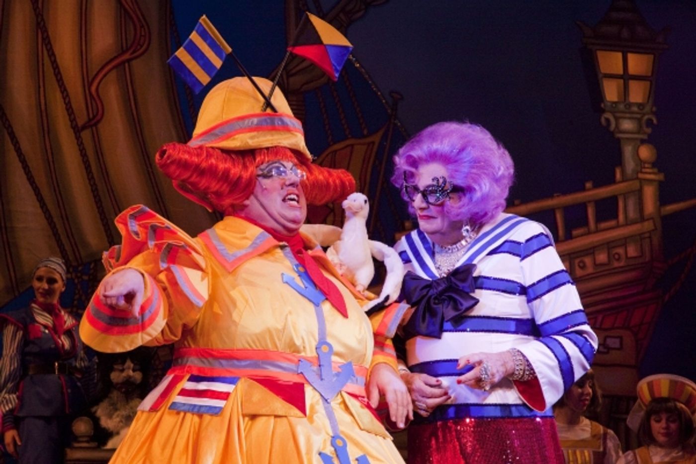Photo Flash: Dame Edna Makes Pantomime Debut in DICK WHITTINTON  Image