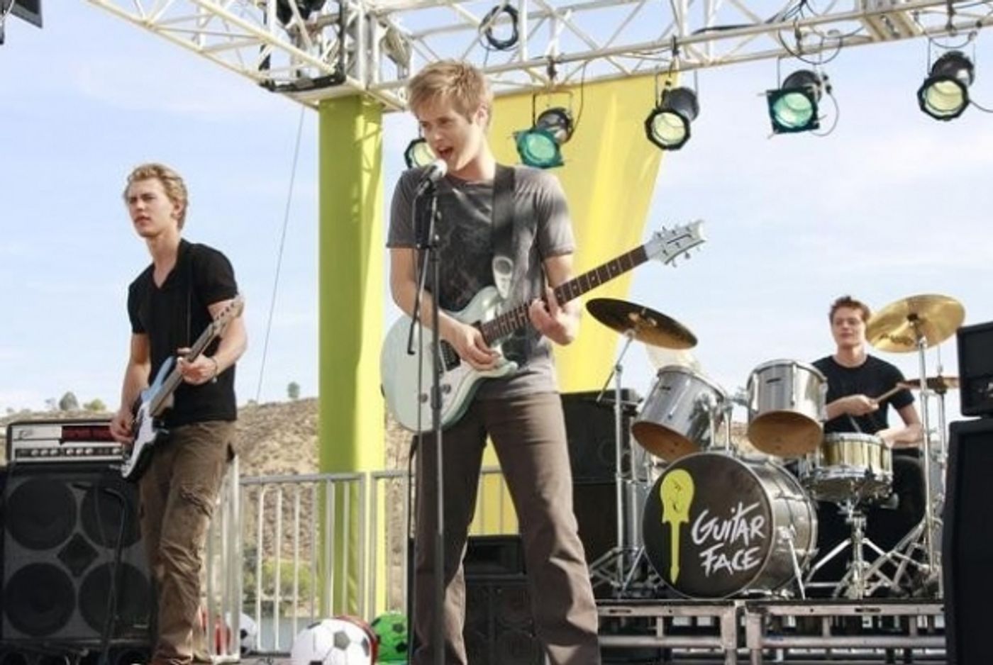 Photo Flash: ABC Family's SWITCHED AT BIRTH Returns 1/3 Photo Flash: ABC Family's SWITCHED AT BIRTH Returns 1/3 Image