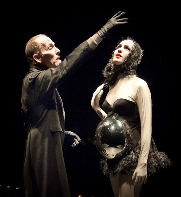 Peter B. Schmitz and Kaylin Lee Clinton Photo