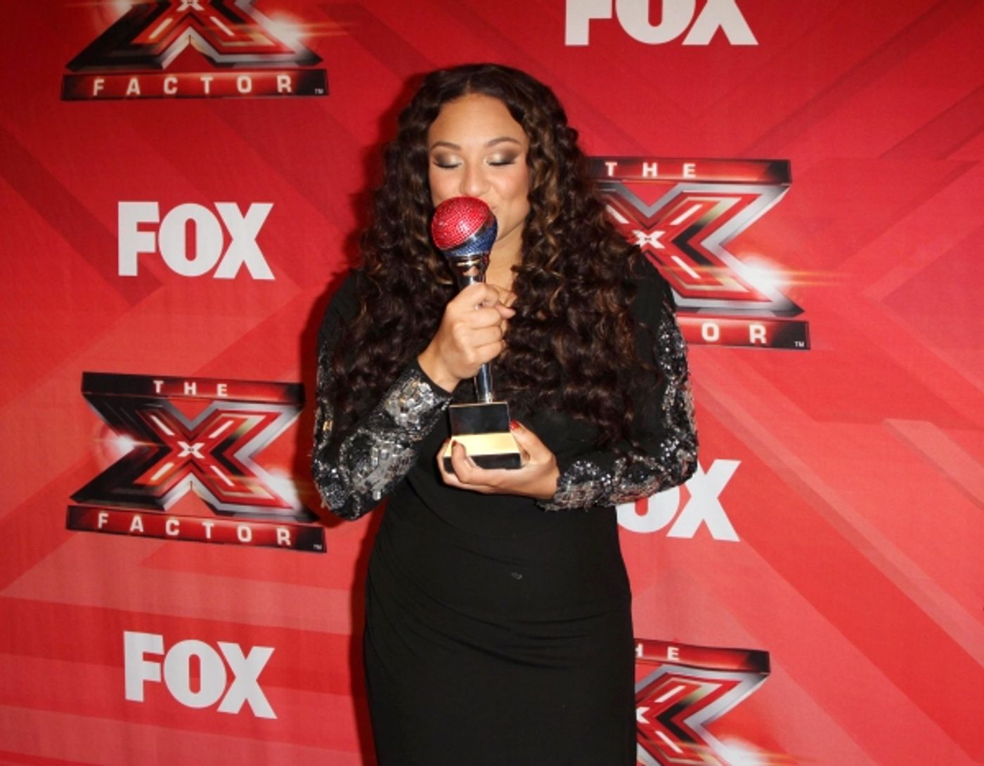 Photo Flash: Melanie Amaro Crowned Winner of THE X FACTOR!  Image