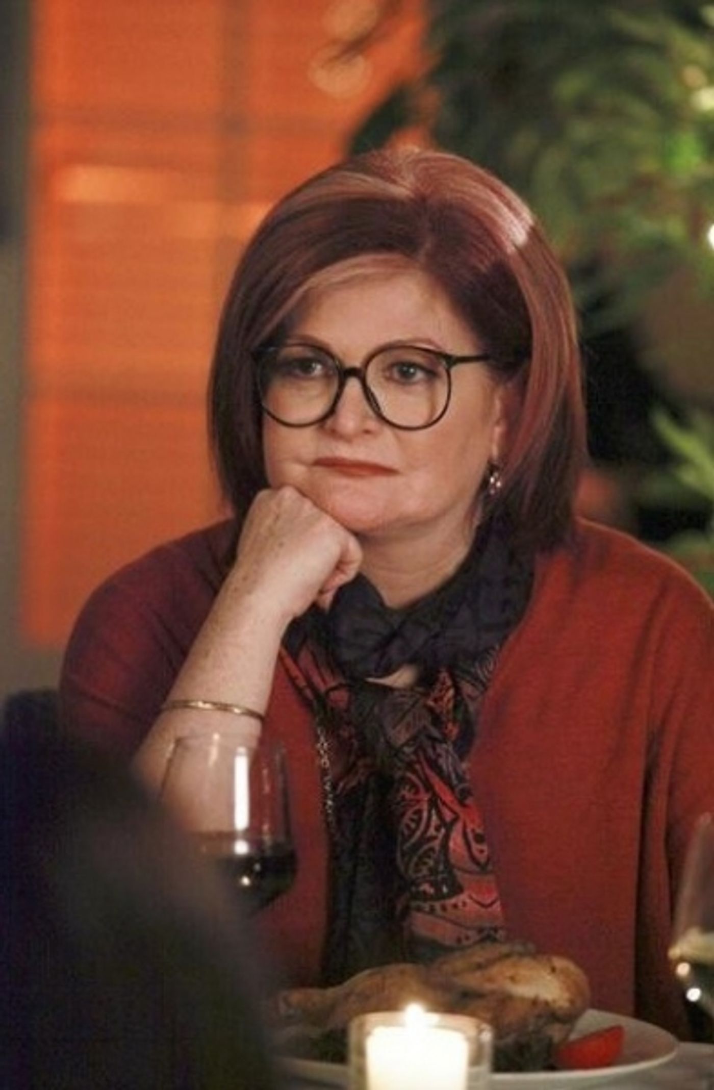 Photo Flash: Sneak Peek - Faith Prince Guest Stars on ABC's HAPPY ENDINGS Tonight  Image