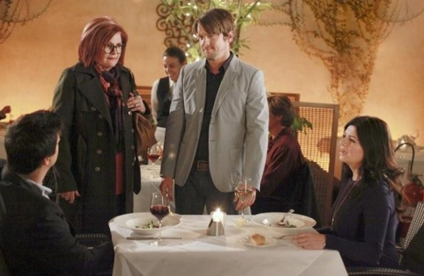 Photo Flash: Sneak Peek - Faith Prince Guest Stars on ABC's HAPPY ENDINGS Tonight  Image