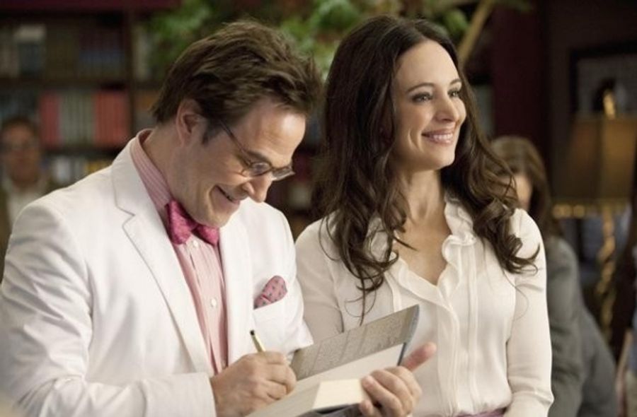 Photo Flash: Roger Bart Guest Stars on ABC's REVENGE Tonight Image