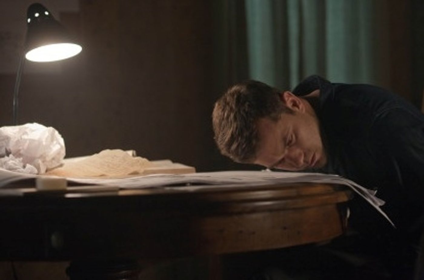 Photo Flash: Sneak Peek - Season 4 of Fox's FRINGE Premiering 1/13  Image