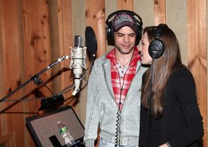 Jeremy Jordan & Laura Osnes Photo
