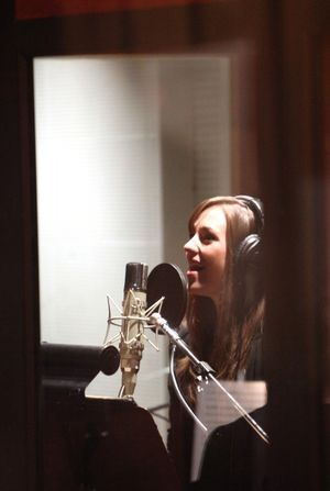 Laura Osnes Photo
