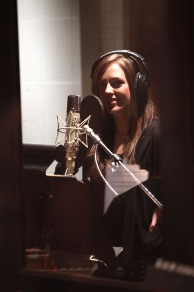 Laura Osnes Photo