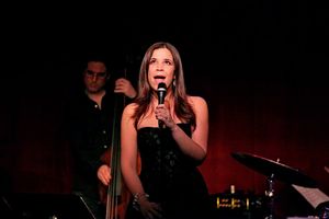 Lindsay Mendez Photo