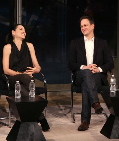  Julianna Margulies, Josh Charles  Photo