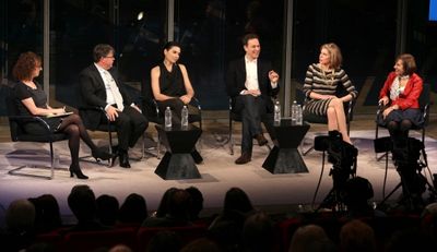 Interviewer Patricia Cohen, Writer Robert King, Julianna Margulies, Josh Charles, Chr Photo